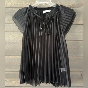 CHRISTY LYNN Black Pleated Short-Sleeve Women's Top - Classic Shell